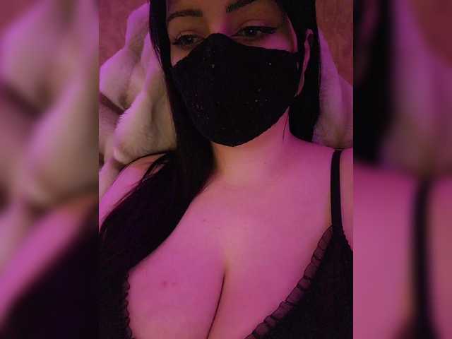 YennSI's BongaCams show and profile