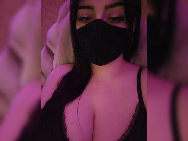 YennSI's BongaCams show and profile