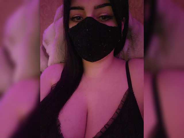 YennSI's BongaCams show and profile