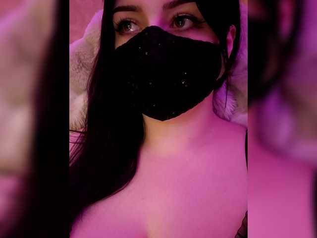 YennSI's BongaCams show and profile