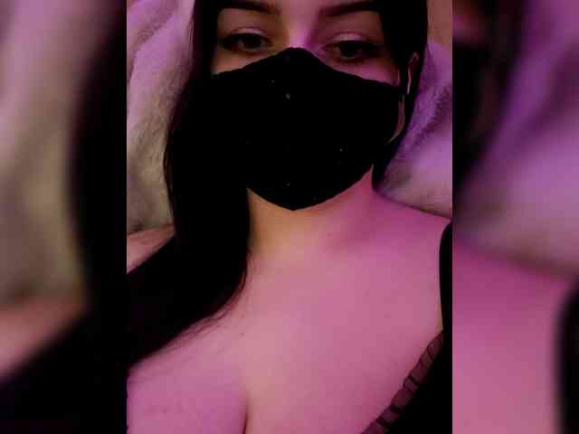 YennSI Live Webcam on BongaCams