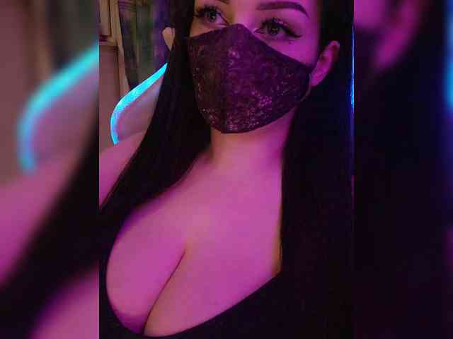 YennSI bongacams