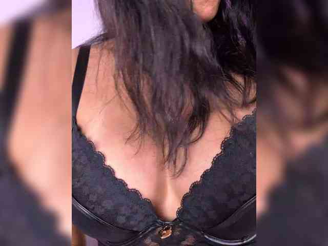 adult web cam Lorienna