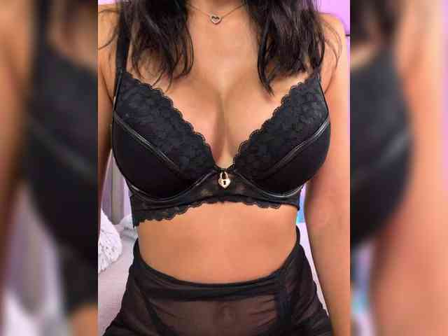 Lorienna Live Webcam on BongaCams