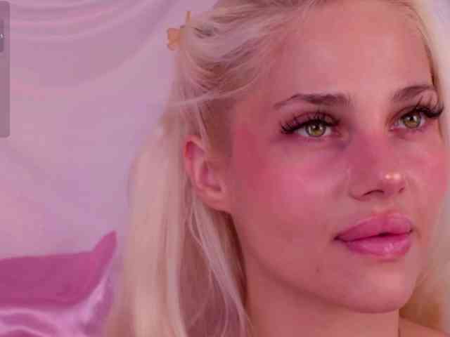 Jolly_Belle webcam