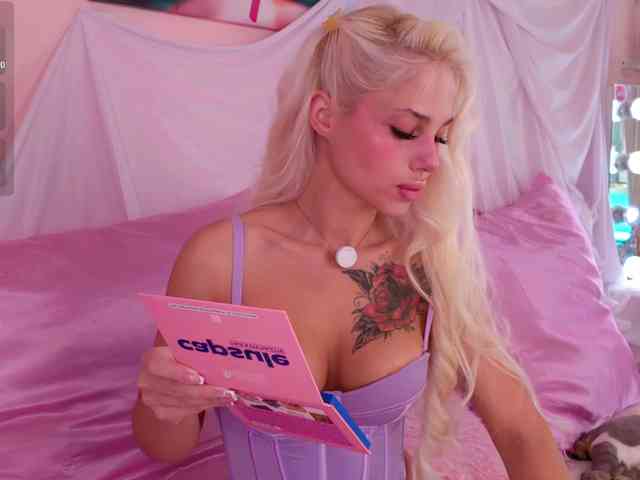 Jolly_Belle webcam