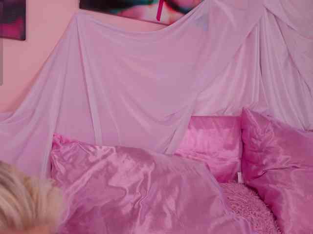 Jolly_Belle webcam