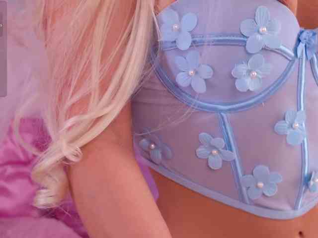 Jolly_Belle webcam