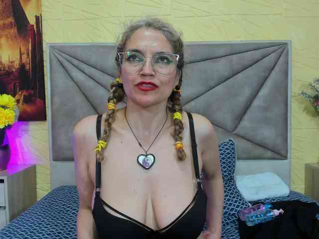 Esmeralda-Oik webcam