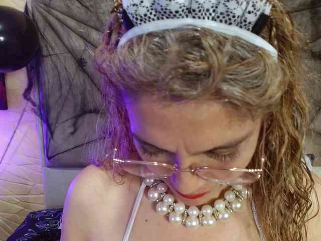 Esmeralda-Oik webcam