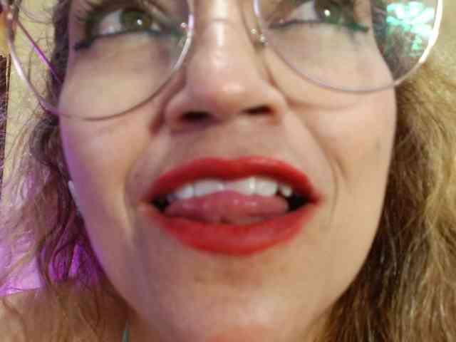 Esmeralda-Oik webcam