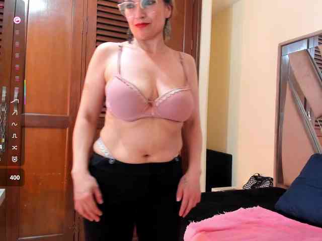Esmeralda-Oik webcam