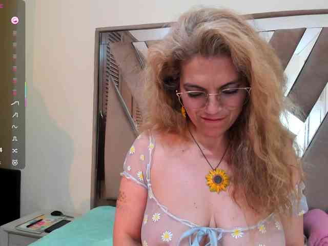 Esmeralda-Oik webcam