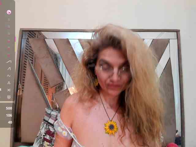 Esmeralda-Oik webcam