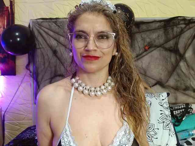 Esmeralda-Oik webcam