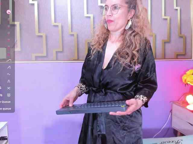 Esmeralda-Oik Esmeralda-Oik