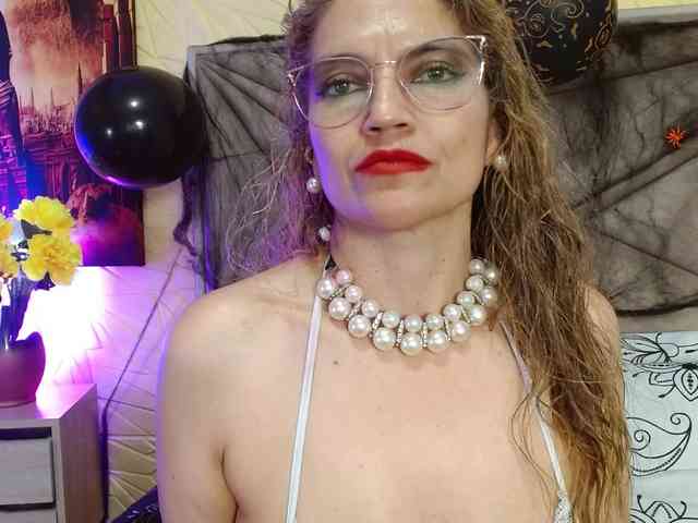 Esmeralda-Oik webcam