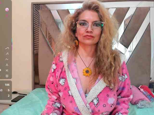 Esmeralda-Oik webcam