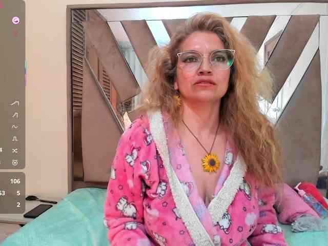 Esmeralda-Oik webcam