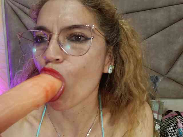 Esmeralda-Oik webcam