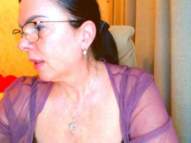Monica-1203 webcam