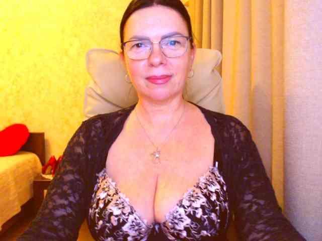 Monica-1203 webcam