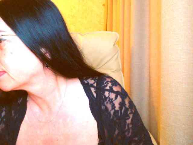 Monica-1203 webcam