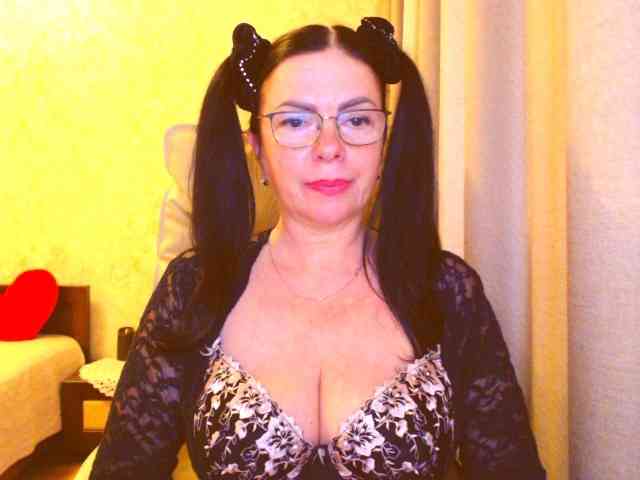 Monica-1203 webcam