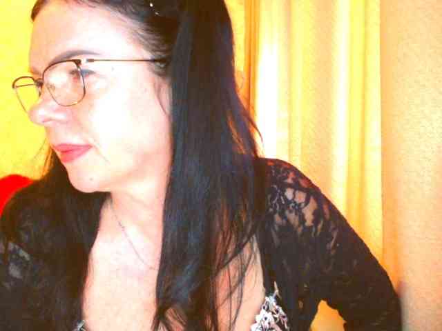 Monica-1203 webcam
