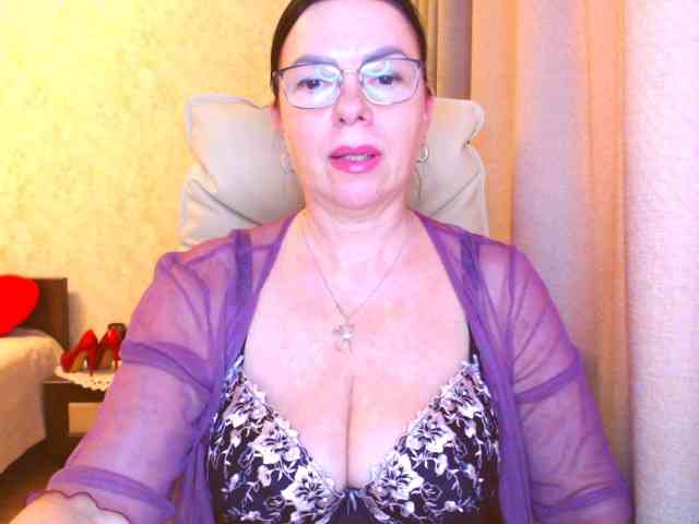 Monica-1203 webcam