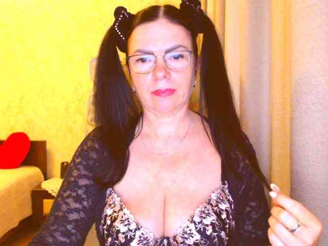 Monica-1203 webcam
