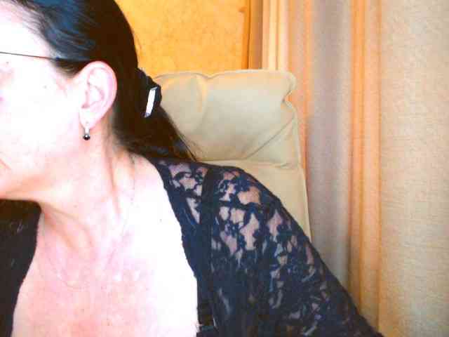 Monica-1203 webcam