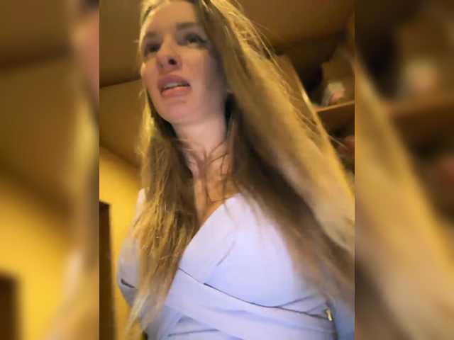 GoldPussy69's BongaCams show and profile