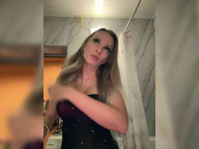 GoldPussy69 webcam