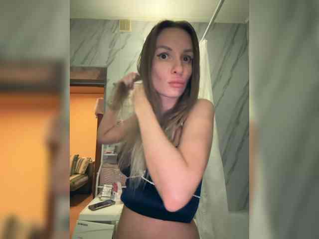 GoldPussy69 webcam