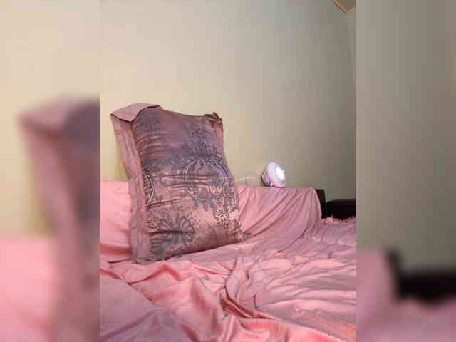 GoldPussy69 webcam