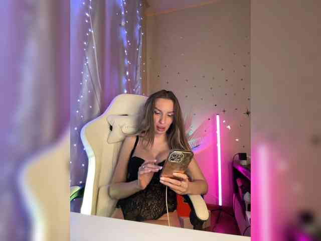 GoldPussy69 webcam