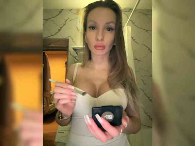 GoldPussy69 webcam