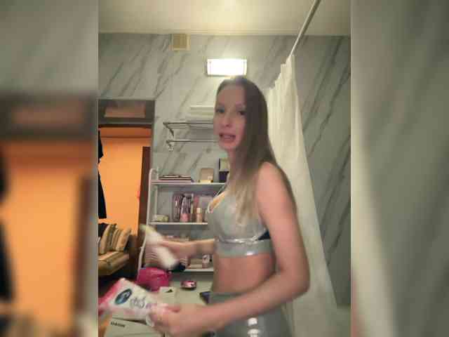 GoldPussy69 webcam