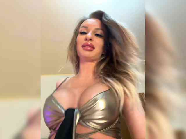 GoldPussy69 webcam