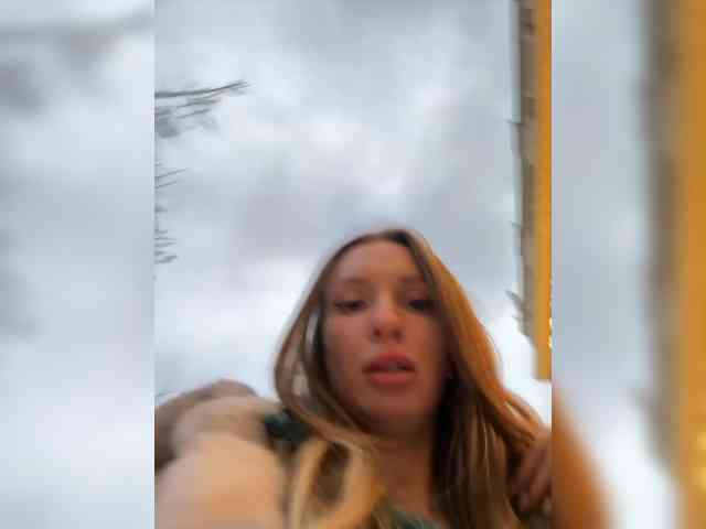GoldPussy69 webcam