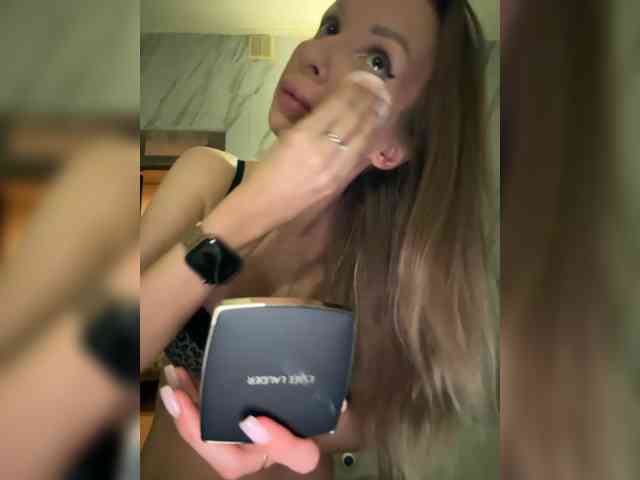 GoldPussy69 webcam