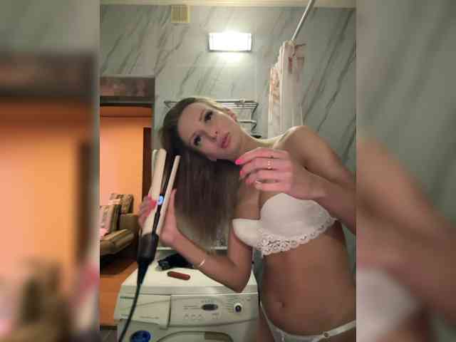 GoldPussy69 webcam