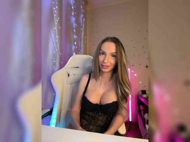 GoldPussy69 webcam