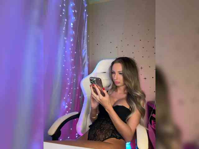 GoldPussy69 webcam