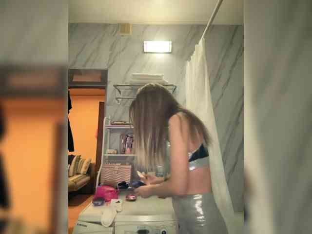 GoldPussy69 webcam