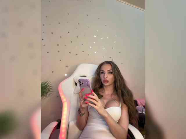 GoldPussy69 webcam