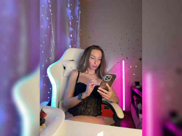 GoldPussy69 webcam