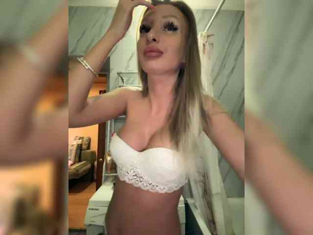 GoldPussy69 webcam