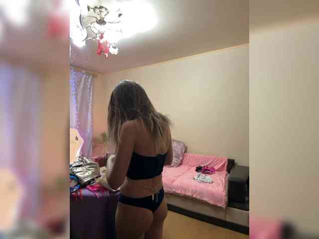GoldPussy69 webcam